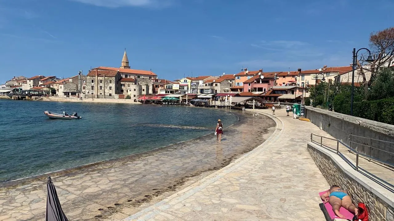 Elegant Studio Umag